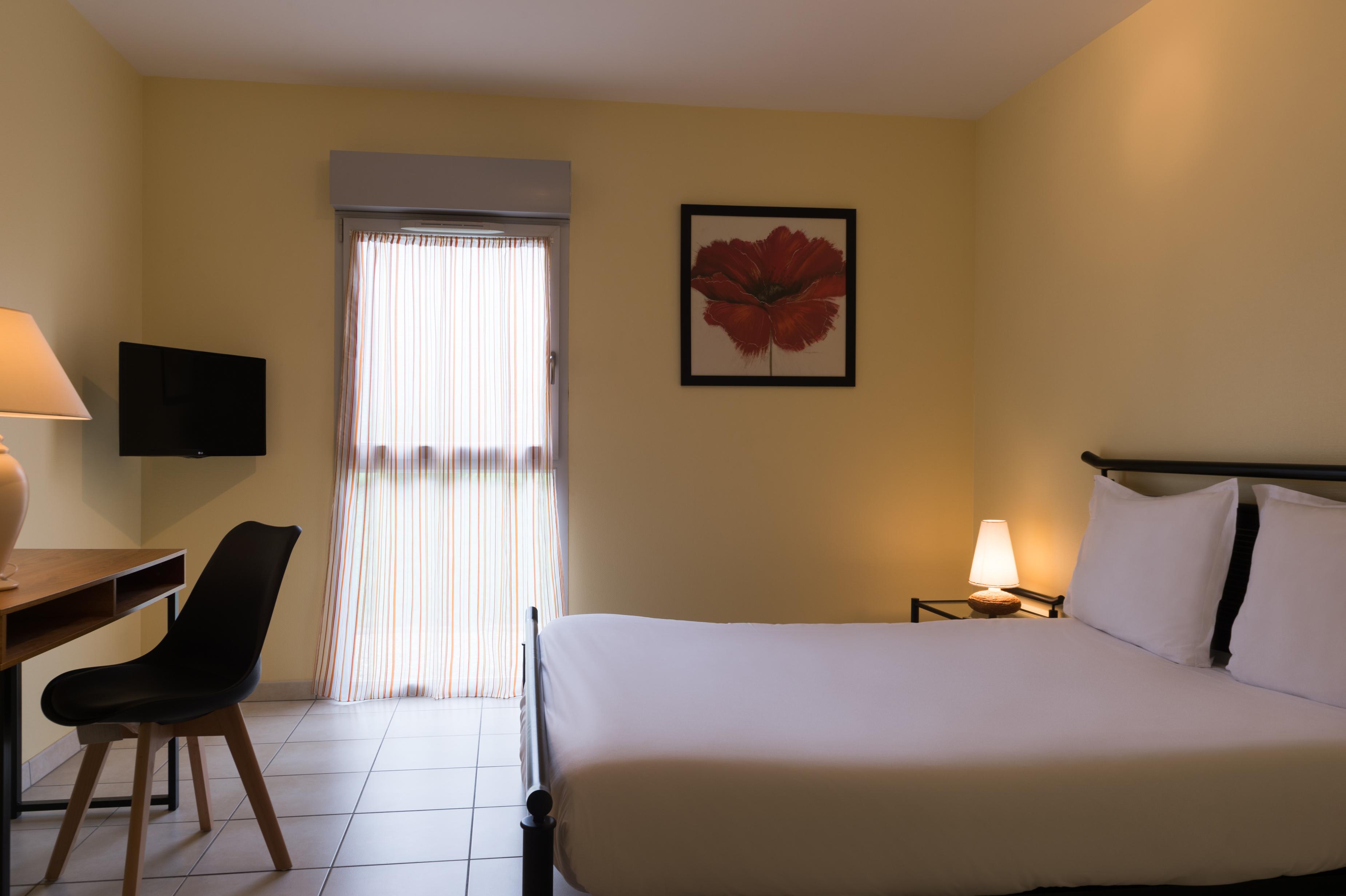 Hotel The Originals Pic Epeiche Montbazon Luaran gambar